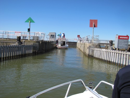 Going through the lock in the Goolwa barrage